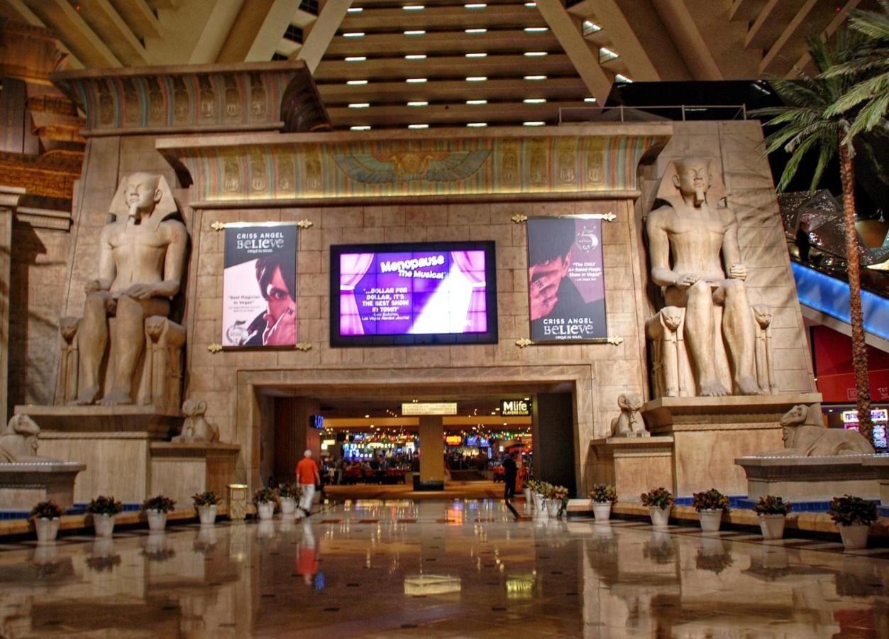 Strip Las Vegas Unit By Luxor And T Mobile Arena Area Zewnętrze zdjęcie